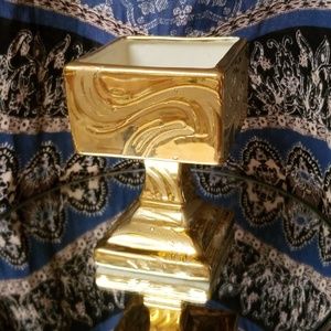 SWETYE 22 K PEDESTAL VASE